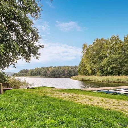 Campsite 2 Bedroom Stunning Stacaravan In Lohmen Am Garden