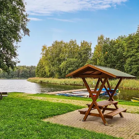 Campsite 2 Bedroom Stunning Stacaravan In Lohmen Am *